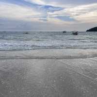 🌴 Pantai Cenang Is Where Island Dreams Come True in Langkawi