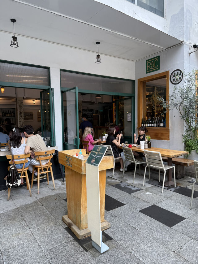 RAC ร้านบรันช์สุดฮิตย่าน Anfu Rd. ที่ต้องมาเช็คอิน