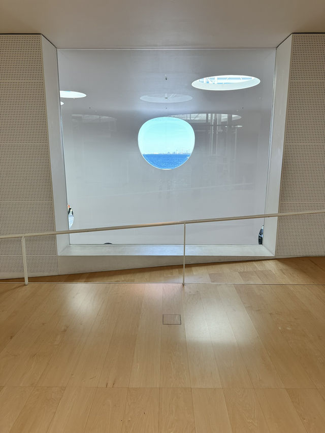 🏛 横須賀美術館（Yokosuka Museum of Art）