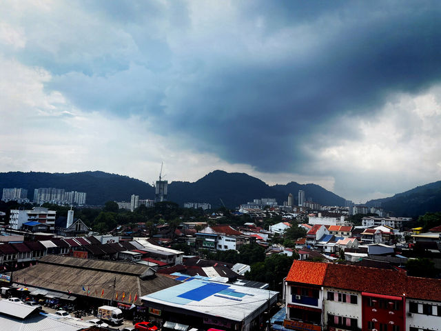 Rooftop Dining with a View: Flame Restaurant, Air Itam