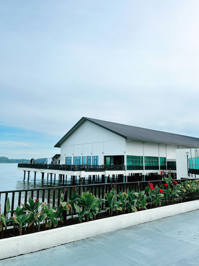 Golden Palm Tree Sepang: A Dreamy Overwater Escape Golden Palm Tree Sepang: A Dreamy Overwater Escape