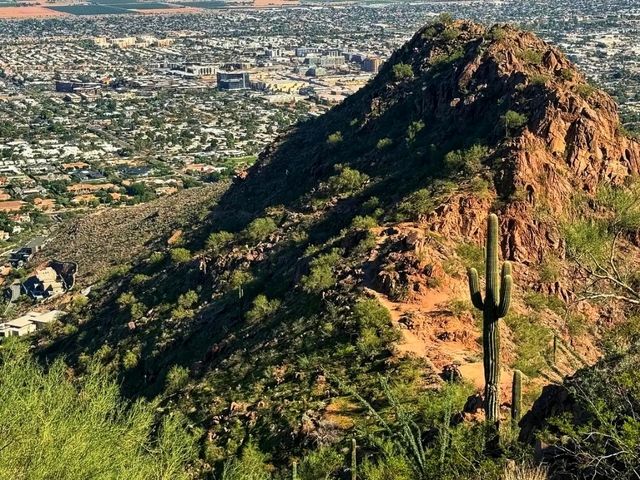 🏞️ Camelback Mountain – Phoenix’s Iconic Adventure Peak