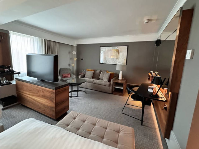 🏨✨ Elegant Comfort in Central London at London Marriott Hotel Kensington 📍