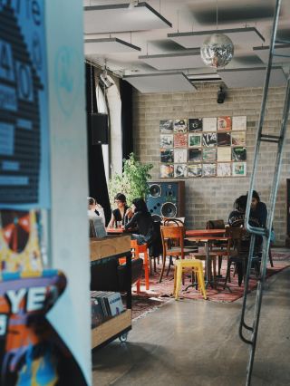 Swiss Travel: Discovering Geneva's Slow Pace Between Vinyl Records and Coffee