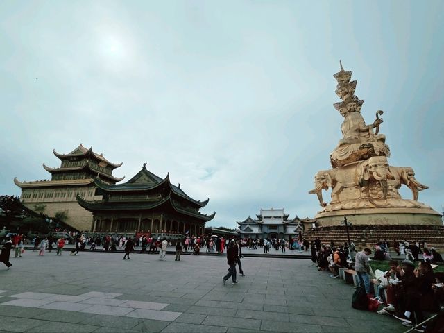 Emeishan's Sacred Peaks