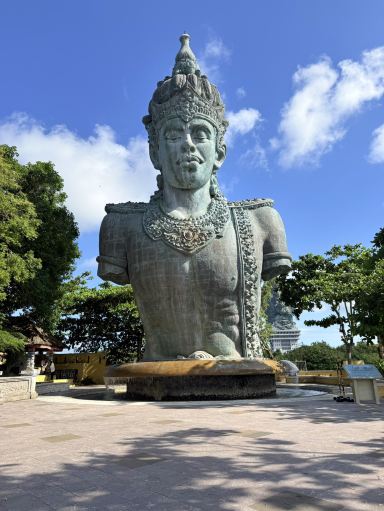 バリ島の象徴的な巨人：ガルーダ・ウィスヌ・ケンチャナ。 | Trip.com