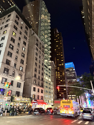 The East Coast of the United States has always been a popular destination for self-guided travel. This trip spanned Boston, New York, Philadelphia and Washington. And the east coast city transportation is very convenient, subway, Amtrak trains plus a small amount of Uber can run through the line, whether freelancing beginners or veterans to go will not be difficult.

✨List of Trip Highlights:
· A collection of the most classic eastern cities in the United States: Boston, New York, Philadelphia, Washington
· Enter the world's most famous universities in seconds, truly "walk" to study in prestigious universities
· Visit world-class landmarks such as the Statue of Liberty, the Empire State Building, the Bell of Liberty, and the White House
· Suitable for short and medium line tours, rail transportation through, many food options, suitable for free travel planning

🗽 City Attractions & University Tour Recommendations:

1. Boston🏫
 Harvard University (Harvard University) campus atmosphere is excellent, lots of photo spots, there are also specialty coffee shops and bookstores around Harvard Square; Massachusetts Institute of Technology (MIT) can take pictures in the infinite corridor, while nearby Charles River walk is very chill, save time to walk into Boston Park, oyster shop Union Oyster House (41 Union St, Boston, MA, 10:30am-9:30pm) try.

2. New York (New York) 🌆
The Empire State Building, 350 5th Ave, New York, NY, 8am-2am is a must-visit for stunning night views. Don’t forget to book your ferry tickets online in advance to visit the Statue of Liberty. Stroll on Fifth Avenue; feel the ivy vibe at Columbia University, and many popular local Bagel shops around Central Park.

3. Philadelphia (Philadelphia)🔔
Liberty Bell Center (526 Market St, Philadelphia, PA, 9am-5pm) and Independence Palace are rich in humanities. The University of Pennsylvania is close to downtown and the Hart Hall public exhibit on campus is worth seeing; Pat's King of Steaks Cheese Beef Sandwich (1237 E Passyunk Ave, Philadelphia, 24 hours) is a must-try!

4. Washington, D.C. 🏛️
The White House (1600 Pennsylvania Ave NW), Capitol Hill, Lincoln Memorial and more are free to visit. Georgetown University is located in a superb location and is the best choice for a walk when the lights are first coming up nearby. Georgetown Cupcake (3301 M St NW, 10am-9pm) Dessert lovers don’t miss it.

📍Itinerary Tips:
· Amtrak trains are recommended for commuting in major cities, code good schedule basically no Delay, New York to Philadelphia, Philadelphia to Washington the whole journey only takes about 2-3 hours.
· Most college campuses are open for visits, but it is recommended to check the official website in advance for temporary controls, especially during important student events.
· Plenty of dining options, authentic American burgers, Bagels, oysters, and cheesesteaks must be Try, however popular restaurants recommend booking seats online in advance.
· Spring and Autumn are the best travel seasons, recommended with zippered sweatshirt, Boston/New York temperature difference, umbrella essential.

🚌 City Transportation Guide:
· Comprehensive subway/transit connections to major cities (e.g. New York MetroCard, Boston CharlieCard, Philadelphia SEPTA, DC Metro), instant departure schedules can be checked at any time on the App.
· City attractions are recommended to walk + subway mainly to save parking spaces/peak time.

☕ Food recommendations:
· Boston: Union Oyster House oysters 🦪
· New York: Russ & Daughters Bagel, Katz's Deli Beef Sandwich
· Philadelphia: Pat's/Geno's Cheese Beef Sandwich
· Washington: Georgetown Cupcake Cupcakes

The itinerary route can be adjusted according to preferences, whether it is purely check-in prestigious schools or classic landmark food all, the East Coast is really super suitable for independent in-depth travel!

#East Coast Self-Drive #University Tour #Classic Landmarks #Metro Free Trip #Boston to Washington