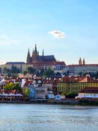 ✨ I mean... isn’t it the most beautiful city of Europe?!🇨🇿💫