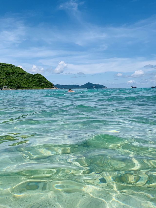 The best beach 🏝️ in Sanya ☀️ 🌊 