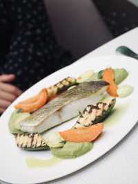 Paris | Have fun with friends in MO Paris with good service