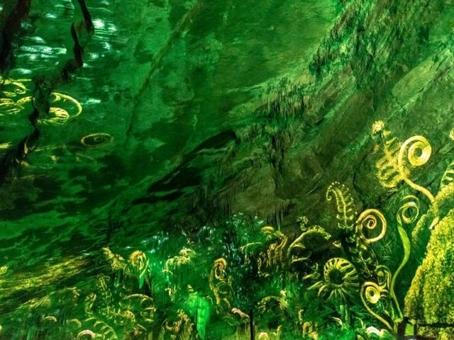 ท่องดินแดนมหัศจรรย์ใต้พิภพในถ้ำ Cave of Han