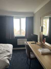 A night at Travelodge Luton 🇬🇧