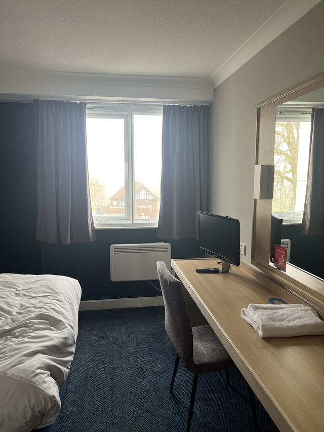 A night at Travelodge Luton 🇬🇧