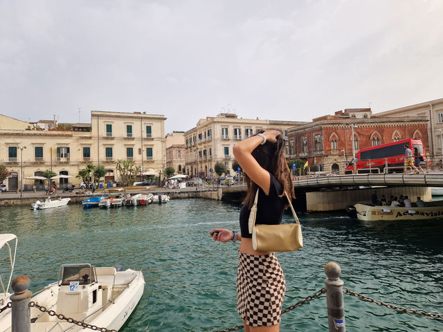 This gorgeous town is just 1 hour from Catania — and feels like a dream🇮🇹