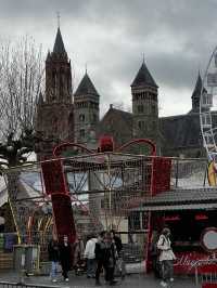 🎄✨ Maastricht Weihnachtsmarkt – Where Christmas Dreams Come to Life 🎁⛸️  