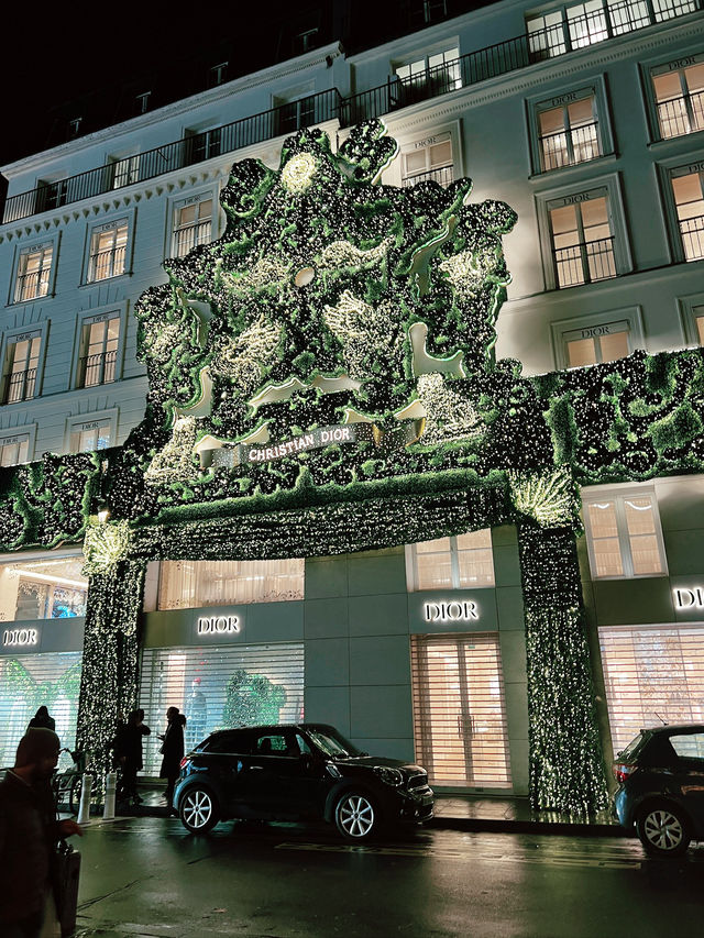 When Paris Lights Up, the Night Comes Alive 🇫🇷