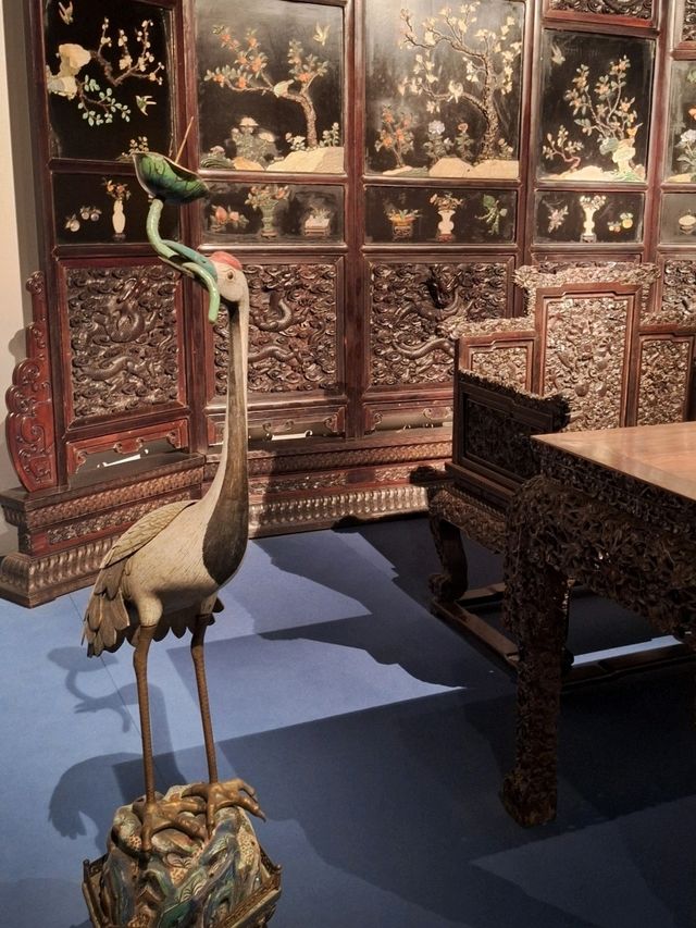 Шанхайский музей на Народной площади Шанхайский музей на Народной площади