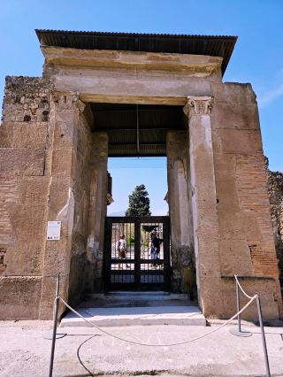 🇮🇹 FROM ROME TO ANCIENT WONDERS: THE ULTIMATE POMPEII & MT. VESUVIUS ADVENTURE 