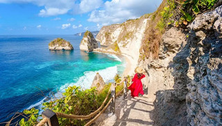 Hidden Beach in Nusa Penida Worth the 200 Steps (Atuh Beach) 🌊
