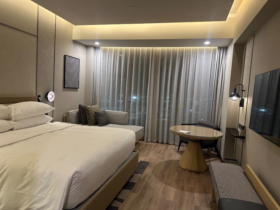 การเข้าพักที่น่าจดจำ ณ โรงแรมเชอราตัน พอร์ต มอร์สบี้ สแตนลีย์ แอนด์ สวีท: ประสบการณ์สุดหรูในปาปัวนิวกินี