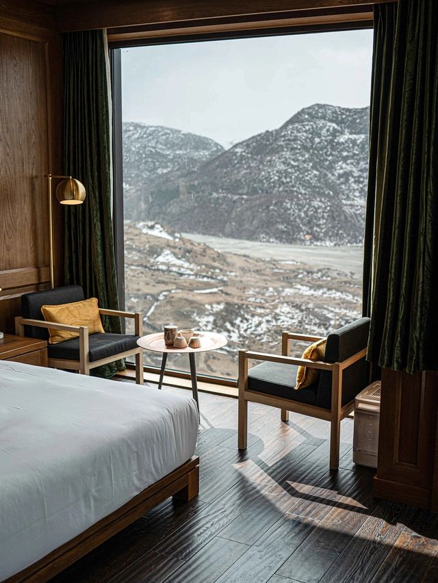 海拔4200米，冰川懸崖上的避世酒店！！