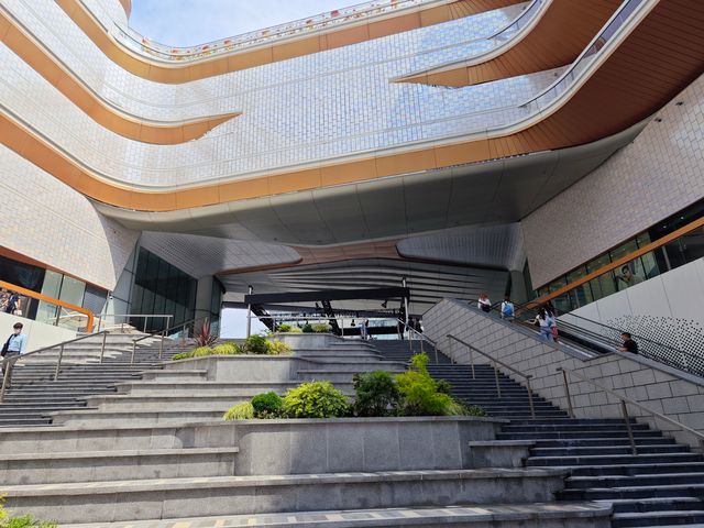 大寧區域的久光中心開業很久了,但是一直沒有機會到訪,這次終於可以來轉一轉,看看這個新靜安的網紅商場 大寧區域的久光中心開業很久了,但是一直沒有機會到訪,這次終於可以來轉一轉,看看這個新靜安的網紅商場