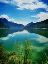 四川最美公路上的一顆翡翠——漢源湖泊