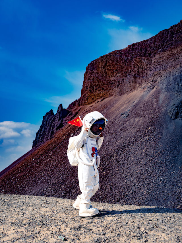 烏蘭哈達火山｜當半天的太空人