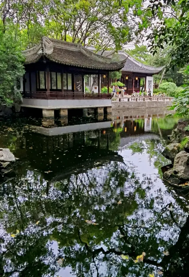 The oldest garden in Shanghai - Qiuxia Garden