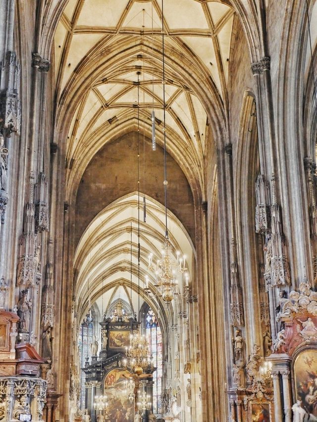 擁有800多年歷史的維也納教堂，集多種風格於一身，至今仍受歡迎