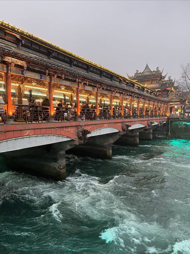 雪山下的南橋｜都江堰旅遊