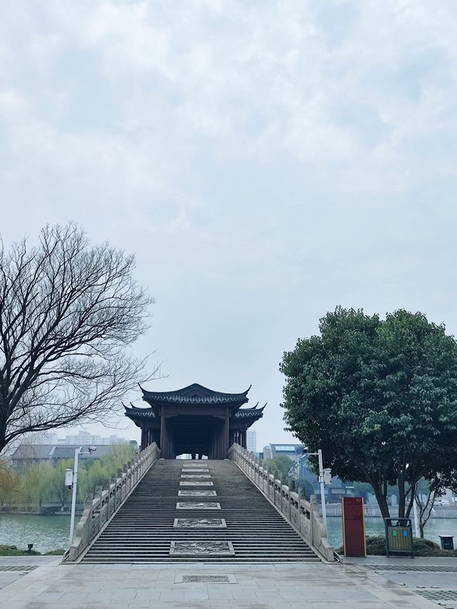 這裡人少景美居然沒人