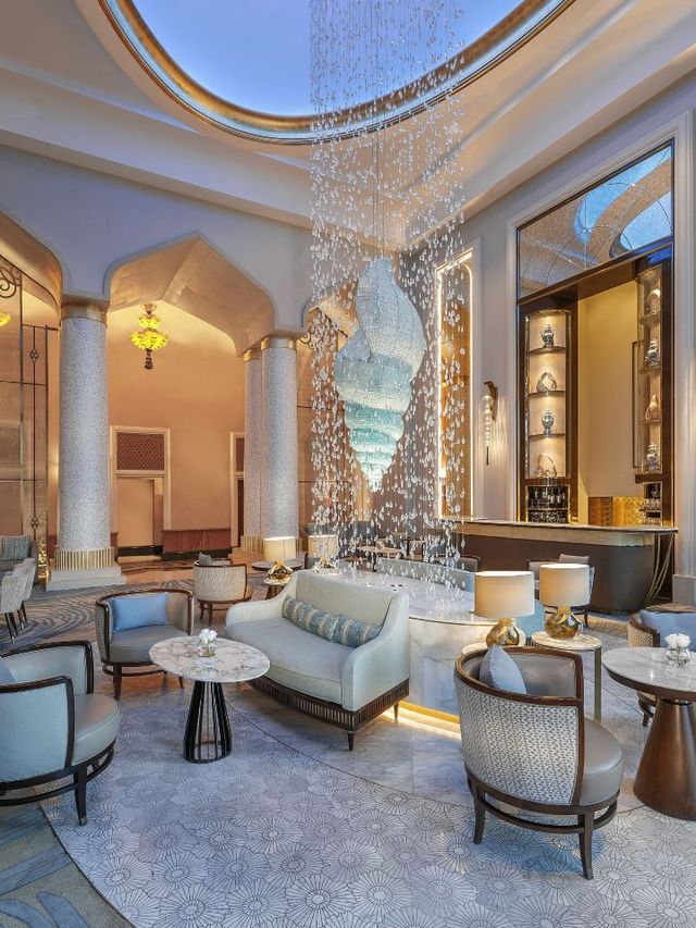 🌟 Luxurious Dubai Escapes: Family-Friendly Hotels Unveiled 🌴✨