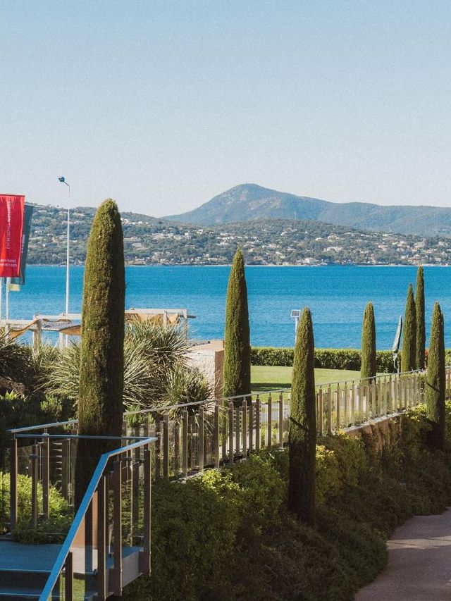 🌟 Saint-Tropez Sojourn: Luxe Lodging & Views 🏖️