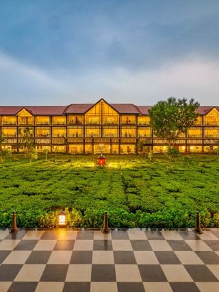 🌟 Darjeeling Delights: Mayfair Tea Resort Review 🌿✨