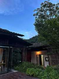 去山谷之間，溪水之中感受夏天的美好！