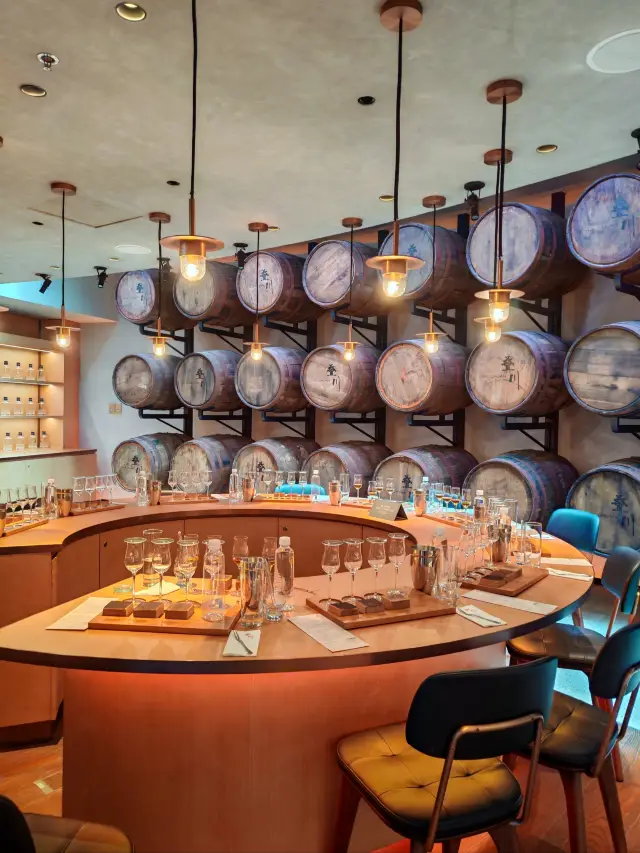 Playing in Emei | The distillery is too competitive! Delicious food, drinks, and fun - Diechuan Whiskey