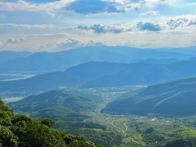 俯瞰壯闊山河，領略歷史遺韻——五女山的巔峰之旅