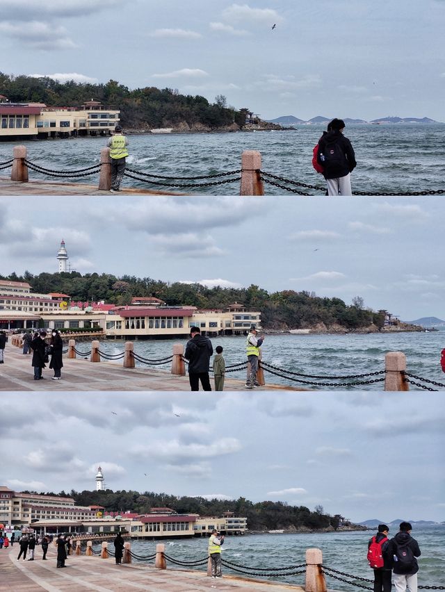 煙台濱海廣場觀賞秋天的大海。