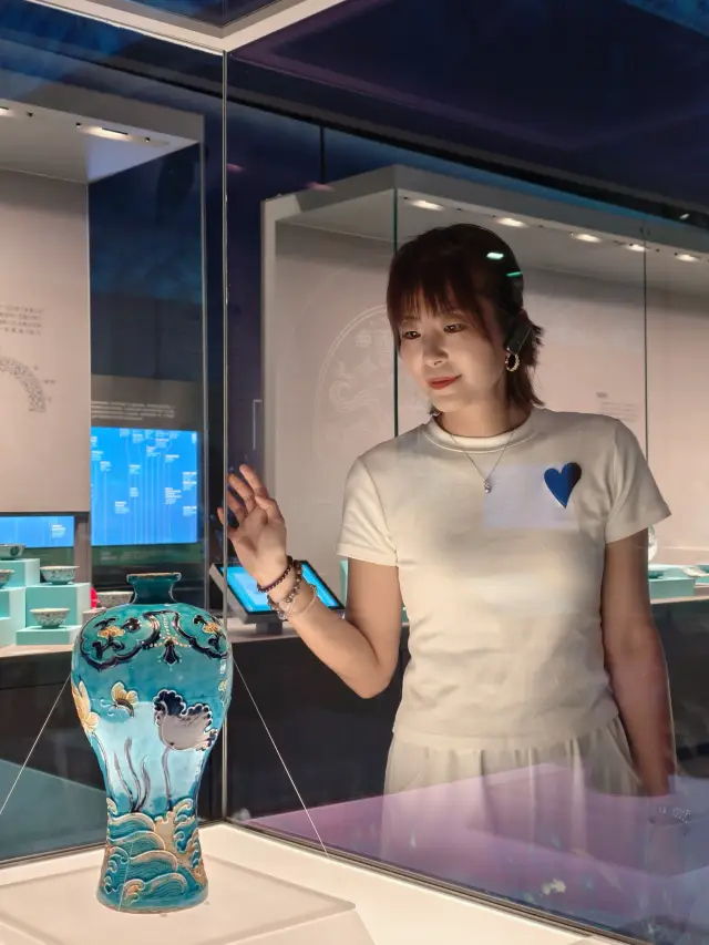 博物館藝術漫步。