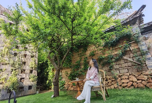 麗江束河又一居，入住皇家園林般的復古民宿。