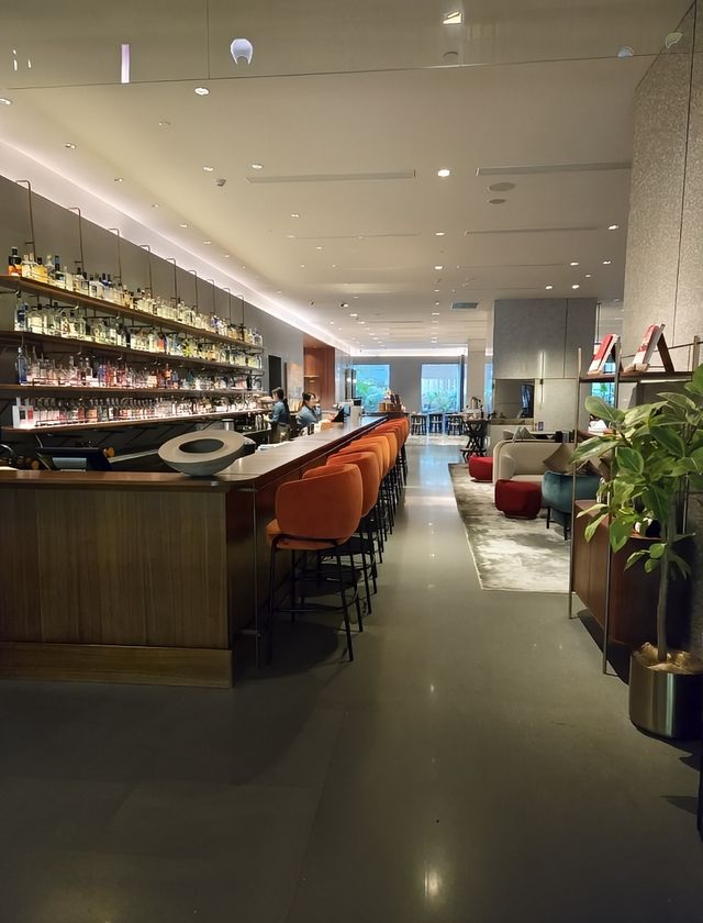 上海素凱泰酒店，溫馨舒適，位於威海路，鄰近地鐵2號線、12號線和13號線，交通便利。
