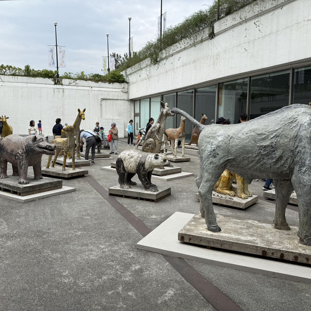 An Incredible World Of Art for Less than $1!! Taipei Fine Arts Museum, Best Value In The City   