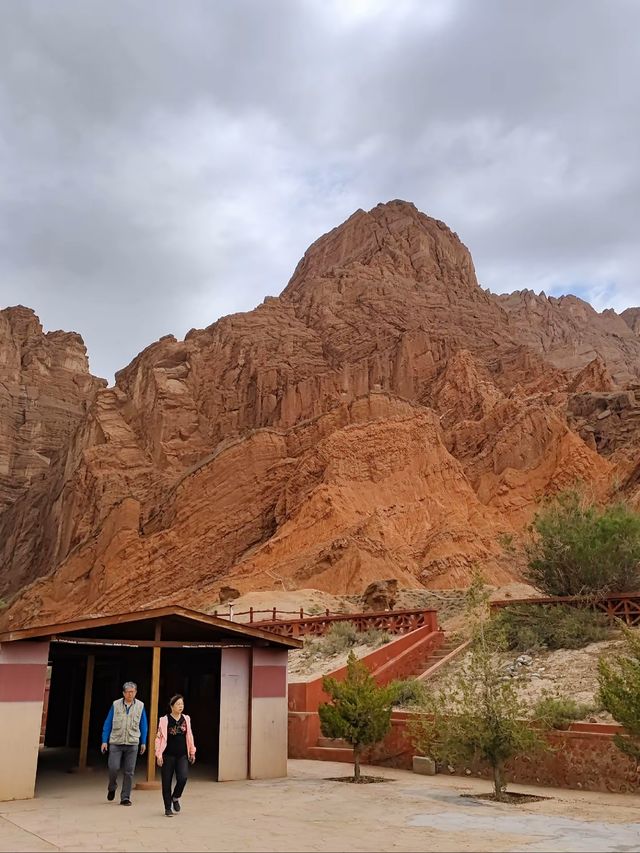 闯入地球嘅紅色褶皺，天山神秘大峽谷