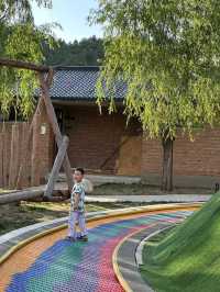 住進學校裡！夏日避暑帶娃就來這兒