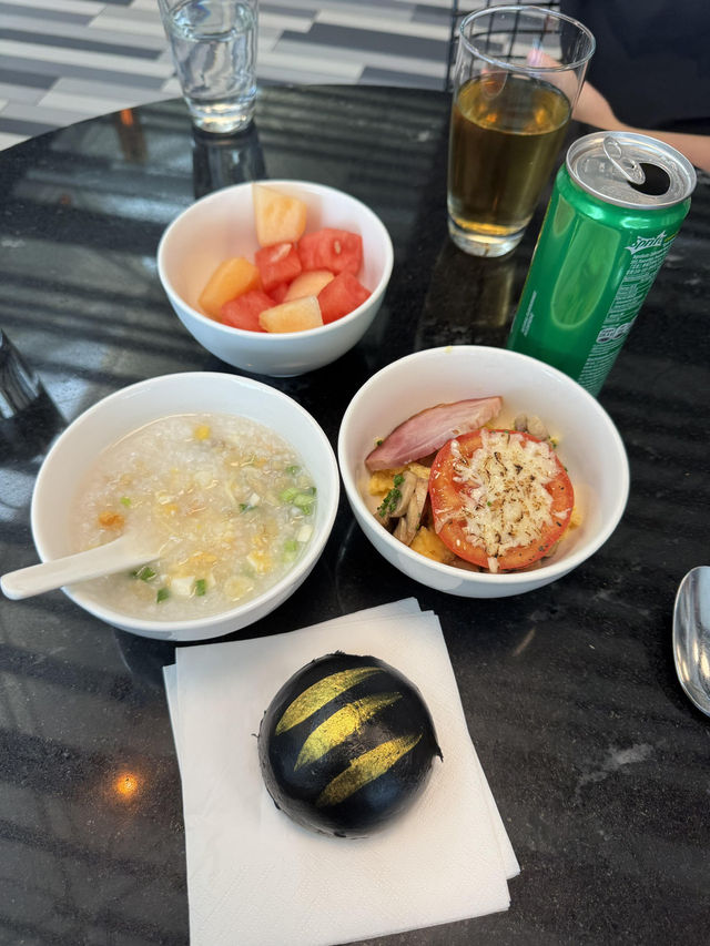 香港機場Amex休息室打卡｜粥控狂喜的候機時光🥣