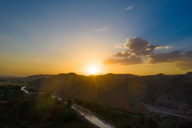 寧夏中寧旅行，遇見黃羊古落