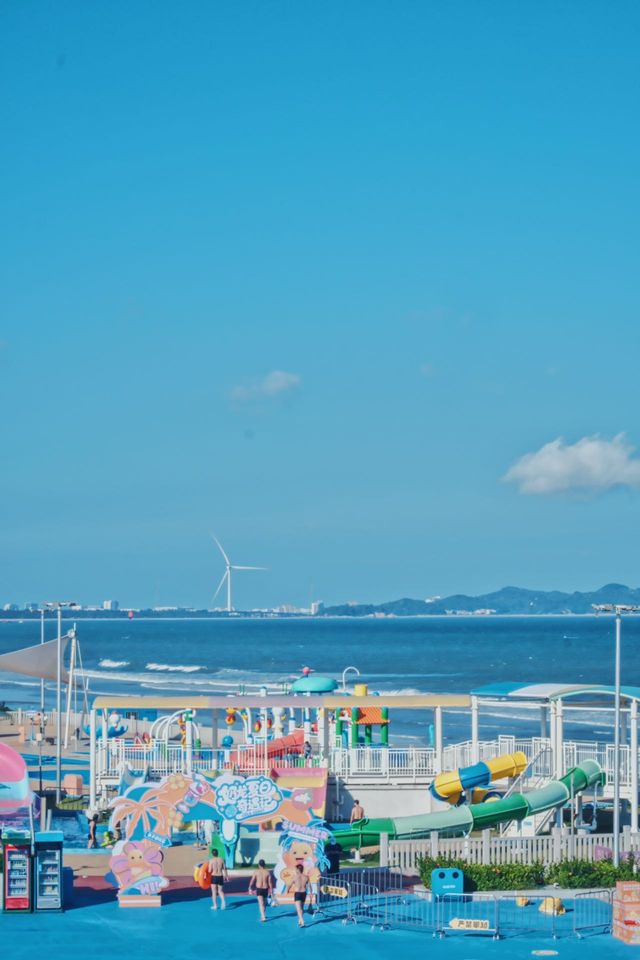 喺汕頭 同奶龍一齊玩海邊水上樂園真係好治癒