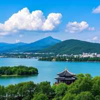 「清晨6點嘅戶部山，把子肉嘅香氣喚醒咗成座城」