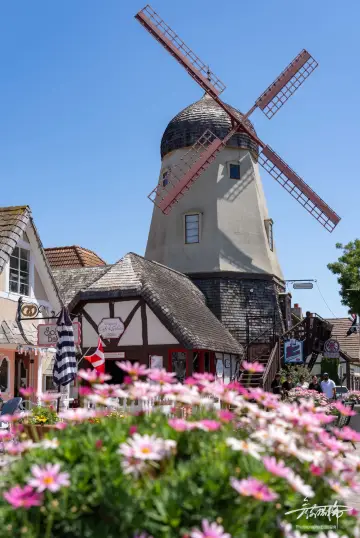 Solvang Stop on California Highway 1｜Embracing Hans Christian Andersen's Inspiration